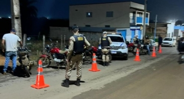 Guarda dos Ferreiros - Polícia Militar realiza operação de prevenção a homicídios e roubos Guarda dos Ferreiros - Polícia Militar realiza operação de prevenção a homicídios e roubos