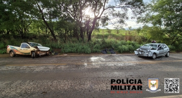 Colisão frontal na MG-188 no município de Vazante deixa três pessoas feridas 