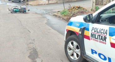 Colisão envolvendo carro e motocicleta em Patos de Minas deixa duas pessoas feridas Colisão envolvendo carro e motocicleta em Patos de Minas deixa duas pessoas feridas