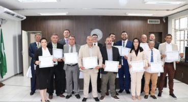 Vereadores, Prefeito e Vice-prefeito eleitos são diplomados em Presidente Olegário Vereadores, Prefeito e Vice-prefeito eleitos são diplomados em Presidente Olegário
