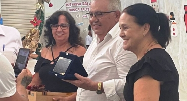 Empresário de Lagoa Formosa realiza reforma e cobertura da quadra poliesportiva da APAE Empresário de Lagoa Formosa realiza reforma e cobertura da quadra poliesportiva da APAE