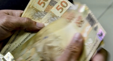 Segunda parcela do décimo terceiro deve ser paga até esta sexta-feira Segunda parcela do décimo terceiro deve ser paga até esta sexta-feira