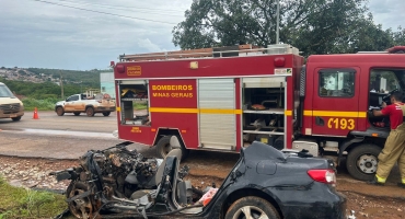 Quatro pessoas morrem e criança fica ferida em acidente na BR-040; em Paracatu Quatro pessoas morrem e criança fica ferida em acidente na BR-040; em Paracatu