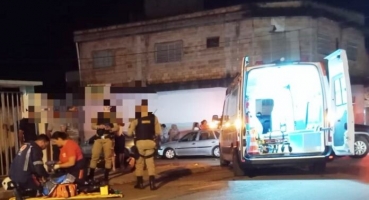 Carmo do Paranaíba – Acidente entre carro e moto deixa jovem ferido no bairro Paranaíba Carmo do Paranaíba – Acidente entre carro e moto deixa jovem ferido no bairro Paranaíba