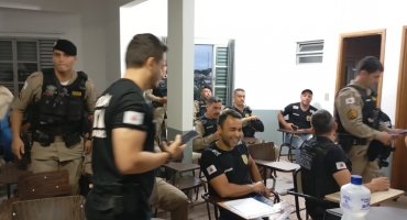 Polícia Civil realiza “Operação Hienas” e prende suspeitos de cometer homicídio em Patos de Minas Polícia Civil realiza “Operação Hienas” e prende suspeitos de cometer homicídio em Patos de Minas