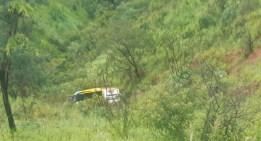 Motorista de ônibus da empresa Gontijo morre e dez passageiros ficam feridos em grave acidente na BR-262