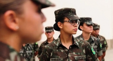 Forças Armadas começam alistamento voluntário feminino Forças Armadas começam alistamento voluntário feminino