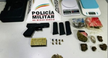 Polícia Militar apreende arma furtada e drogas em residência no Bairro Jardim Esperança; em Patos de Minas