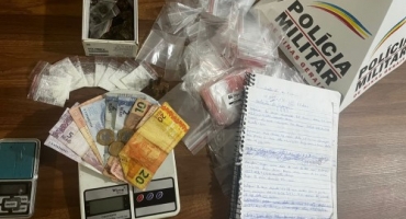 São Gotardo - Ação da Polícia Militar apreende drogas, munições e encaminha suspeitos para a delegacia São Gotardo - Ação da Polícia Militar apreende drogas, munições e encaminha suspeitos para a delegacia