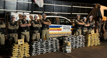 Durante operação na MG-050 Polícia Militar Rodoviária apreende drogas avaliadas em 16 milhões de reais Durante operação na MG-050 Polícia Militar Rodoviária apreende drogas avaliadas em 16 milhões de reais