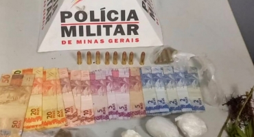 Patos de Minas - Polícia Militar encontra estufa, drogas e munições após filho agredir a mãe no Bairro Sebastião Amorim Patos de Minas - Polícia Militar encontra estufa, drogas e munições após filho agredir a mãe no Bairro Sebastião Amorim