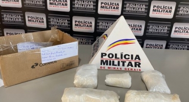 Homem é preso em Monte Carmelo enquanto recebia pacote de cocaína pelos Correios Homem é preso em Monte Carmelo enquanto recebia pacote de cocaína pelos Correios