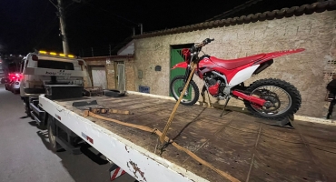 Polícia Militar de Lagoa Formosa retira mais uma motocicleta “barulhenta” de circulação Polícia Militar de Lagoa Formosa retira mais uma motocicleta “barulhenta” de circulação