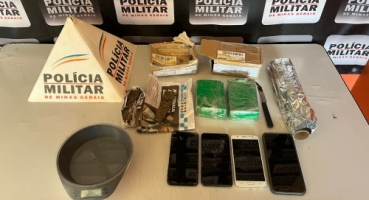 Coromandel - Adolescente de 15 anos suspeito por tráfico de drogas é apreendido em operação policial Coromandel - Adolescente de 15 anos suspeito por tráfico de drogas é apreendido em operação policial