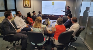 Delegado da Polícia Civil de Patos de Minas, Luiz Mauro, apresenta projeto OVM em Belo Horizonte Delegado da Polícia Civil de Patos de Minas, Luiz Mauro, apresenta projeto OVM em Belo Horizonte