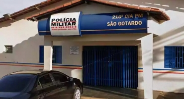Adolescente de 14 anos é assassinado ao tentar proteger amigo durante discussão em bar Adolescente de 14 anos é assassinado ao tentar proteger amigo durante discussão em bar