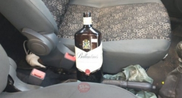 Patos de Minas - Mulher sob efeito de drogas e álcool, com CNH vencida, foge da PM, mas acaba presa Patos de Minas - Mulher sob efeito de drogas e álcool, com CNH vencida, foge da PM, mas acaba presa