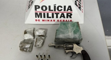 Patos de Minas - Motociclista inabilitado é preso por porte ilegal de arma de fogo e tráfico de drogas Patos de Minas - Motociclista inabilitado é preso por porte ilegal de arma de fogo e tráfico de drogas