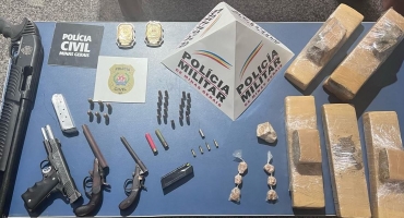 São Gotardo - Operação policial prende foragidos da justiça e apreende armas e drogas São Gotardo - Operação policial prende foragidos da justiça e apreende armas e drogas