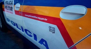 Patrocínio - Criminosos levam carreta com café avaliado em R$1,2 milhão e fazem casal refém Patrocínio - Criminosos levam carreta com café avaliado em R$1,2 milhão e fazem casal refém