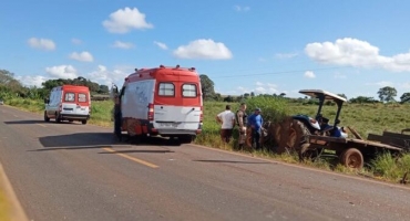 Arapuá – Homem de 51 anos sofre grave acidente em trator, após colisão na AMG-1420 Arapuá – Homem de 51 anos sofre grave acidente em trator, após colisão na AMG-1420