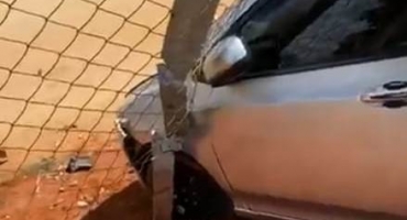 Menor de 14 anos pega carro escondido dos pais e provoca acidente na cidade de Lagoa Formosa Menor de 14 anos pega carro escondido dos pais e provoca acidente na cidade de Lagoa Formosa