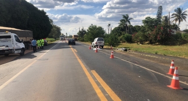 Patrocínio - Motociclista morre em colisão durante ultrapassagem na BR-365 Patrocínio - Motociclista morre em colisão durante ultrapassagem na BR-365