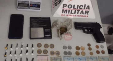 Patos de Minas - Ação policial para recolher ave silvestre leva a prisão de homem por tráfico de drogas Patos de Minas - Ação policial para recolher ave silvestre leva a prisão de homem por tráfico de drogas