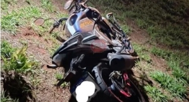 Motociclista é encontrado inconsciente ao lado de veículo no bairro Residencial Barreiro; em Patos de Minas Motociclista é encontrado inconsciente ao lado de veículo no bairro Residencial Barreiro; em Patos de Minas