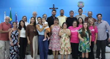  Câmara Municipal de Lagoa Formosa recebe visita de pessoas com com Síndrome de Down; que são homenageadas pelos vereadores durante reunião ordinária   
