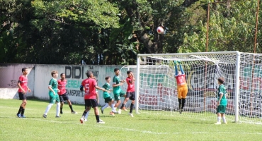 Times da Escolinha de Futebol de Lagoa Formosa vencem as equipes do Caiçaras e estão invictos no Campeonato Regional Mirim Times da Escolinha de Futebol de Lagoa Formosa vencem as equipes do Caiçaras e estão invictos no Campeonato Regional Mirim