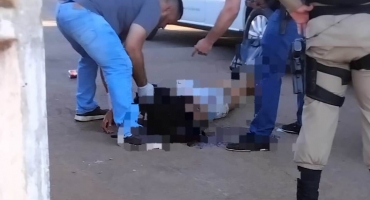 Mulher de 24 anos é morta com vários golpes de faca na cidade de Varjão de Minas; autor fugiu 