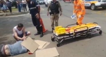 Motociclista fica ferido em acidente no cruzamento da Avenida Fátima Porto com a Rua Cinco de Maio; em Patos de Minas 