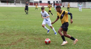 Todos os times da Escolinha de Futebol de Lagoa Formosa já estão classificados para a segunda fase da Copa Regional Mirim 