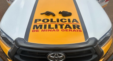 Passageiro de automóvel é preso com arma de fogo na MCG-354; em Presidente Olegário Passageiro de automóvel é preso com arma de fogo na MCG-354; em Presidente Olegário