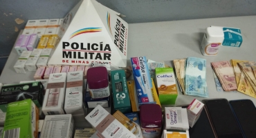 Polícia Militar prende trio envolvido em furtos a farmácias no Centro de Patos de Minas Polícia Militar prende trio envolvido em furtos a farmácias no Centro de Patos de Minas