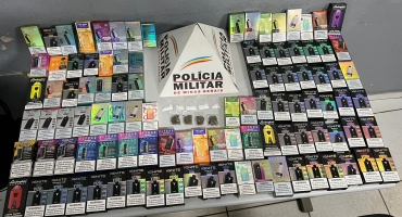 Polícia apreende drogas, cigarros eletrônicos e outros produtos ilegais em Patos de Minas Polícia apreende drogas, cigarros eletrônicos e outros produtos ilegais em Patos de Minas