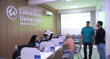 UNIPAM recebe visita de apresentador do Panamá, Manuel González UNIPAM recebe visita de apresentador do Panamá, Manuel González