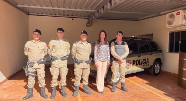 Polícia Militar de Tiros recebe viatura Renault/Duster Polícia Militar de Tiros recebe viatura Renault/Duster