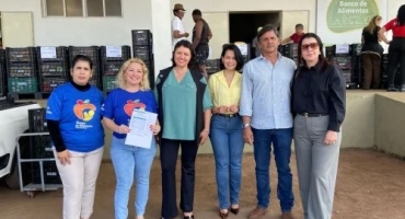 Sindicato Rural reforça solidariedade e entrega alimentos arrecadados com o ingresso solidário na Fenamilho 2025 Sindicato Rural reforça solidariedade e entrega alimentos arrecadados com o ingresso solidário na Fenamilho 2025