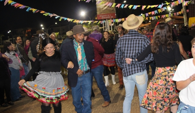 Secretaria de Cultura de Lagoa Formosa realiza Noite Mineira em ritmo de Festa Junina e Dia dos Namorados 
