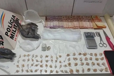 PM apreende adolescente com 71 pedras de crack no bairro Mateus Caixeta, em Presidente Olegário
