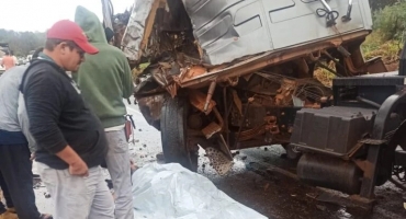 Pista molhada provoca uma série de acidentes em Patos de Minas e região nesta terça-feira (24); uma pessoa morreu