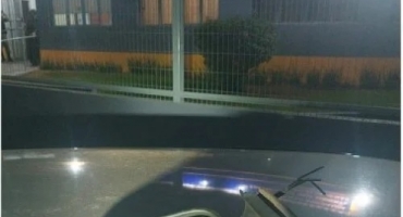 Patos de Minas - condutora inabilitada e drogada colide contra vários veículos e acaba presa Patos de Minas - condutora inabilitada e drogada colide contra vários veículos e acaba presa