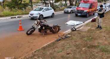 Motociclista morre em grave acidente na Avenida JK na cidade de Patos de Minas Motociclista morre em grave acidente na Avenida JK na cidade de Patos de Minas