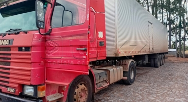 Homem é encontrado morto dentro de carreta no pátio de posto na BR-262, em Ibiá/MG 