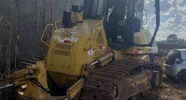 Trator furtado em Goiás é recuperado pela PM em propriedade rural de Serra do Salitre