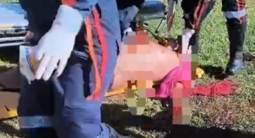 Mulher de 24 anos e o namorado dela são suspeitos de esfaquear idoso com 16 facadas 