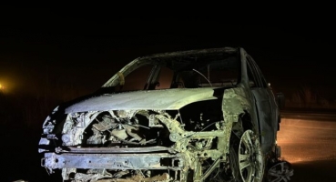 Roubo de caminhão carregado com café termina com prisão, carro incendiado e resgate de motorista