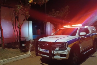 Homem que possui extensa ficha criminal é preso pulando muro do cemitério em Carmo do Paranaíba